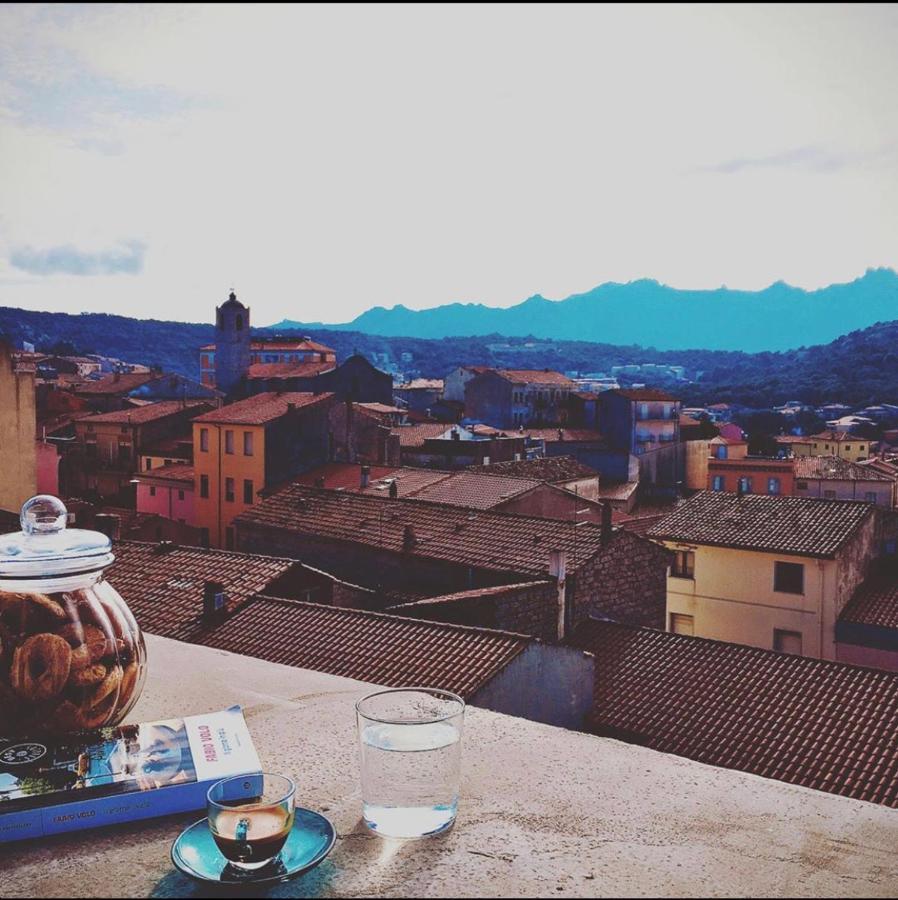 La Vecchia Posta B&B Calangianus Bagian luar foto